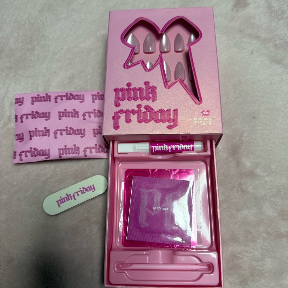 Pink Friday Nail Set